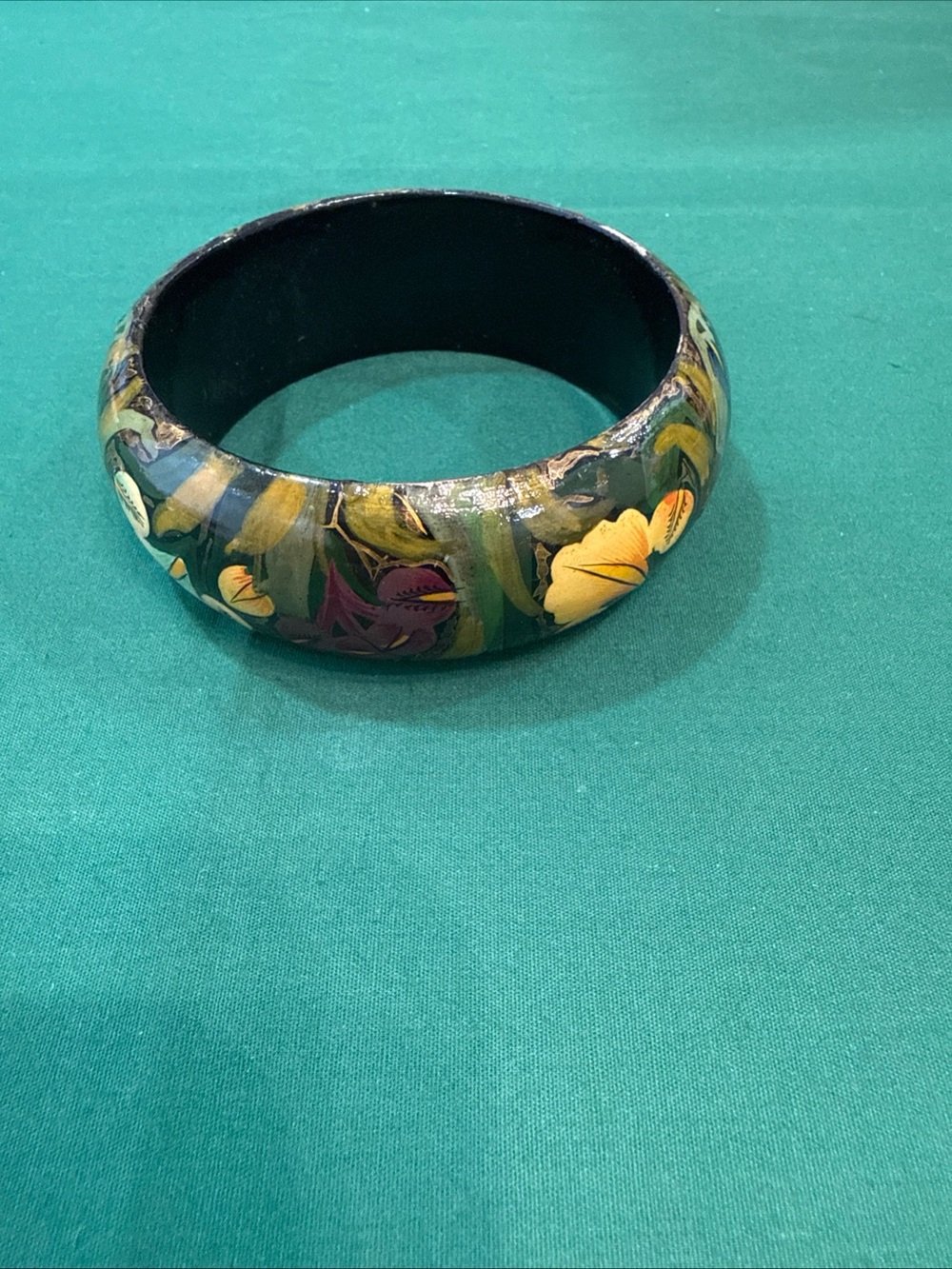 VTG Hand Painted Lacquer  Wooden Bangle Bracelet. 116D